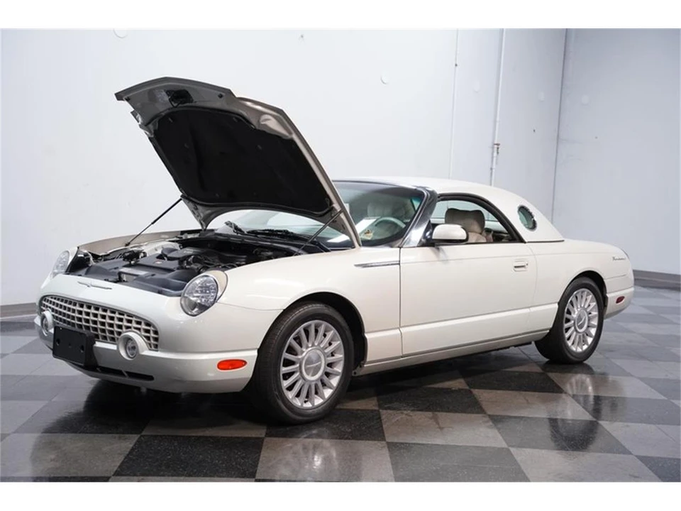 2005 Ford Thunderbird 11th Gen - Image 26 of 31