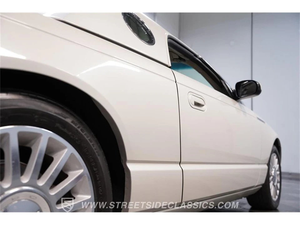 2005 Ford Thunderbird 11th Gen - Image 23 of 31