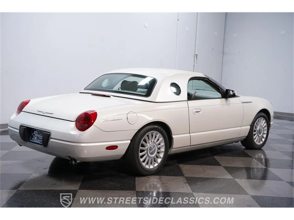 2005 Ford Thunderbird 11th Gen - Image 12 of 31