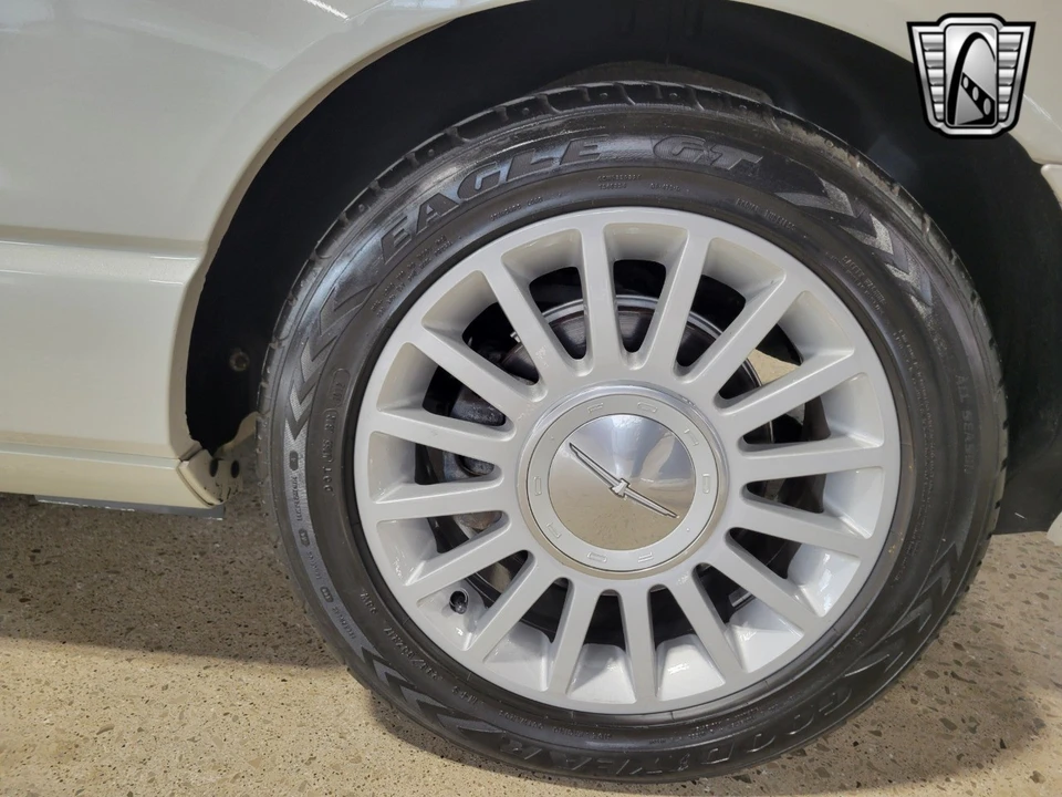 2005 Ford Thunderbird 11th Gen - Image 11 of 12
