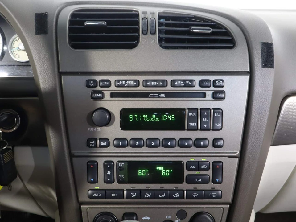 2005 Ford Thunderbird 11th Gen - Image 11 of 16
