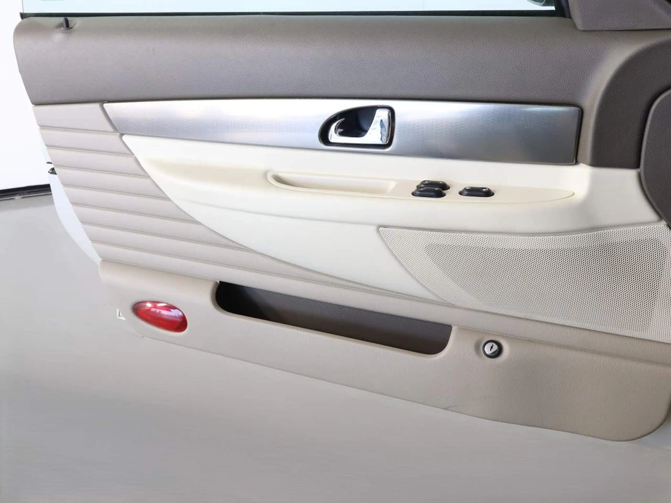 2005 Ford Thunderbird 11th Gen - Image 14 of 16