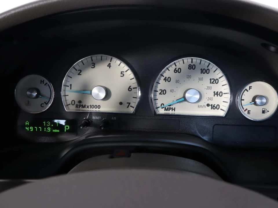 2005 Ford Thunderbird 11th Gen - Image 9 of 16