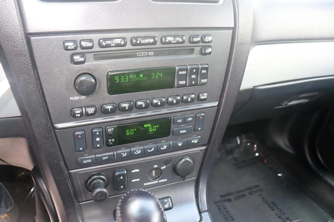 2005 Ford Thunderbird 11th Gen - Image 10 of 17