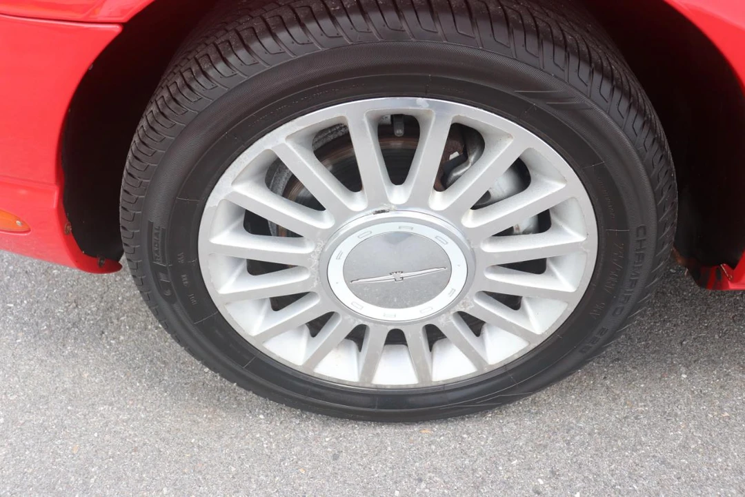 2005 Ford Thunderbird 11th Gen - Image 16 of 17