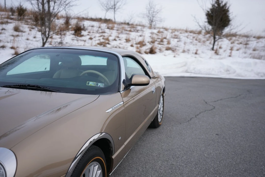 2005 Ford Thunderbird 11th Gen - Image 17 of 21