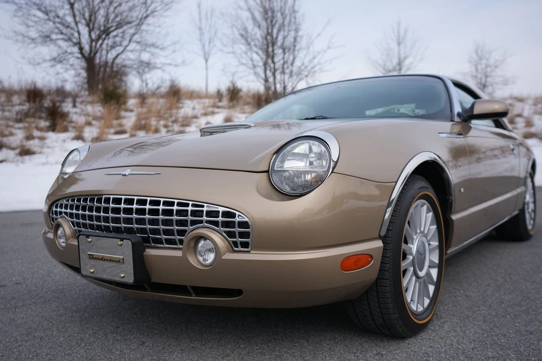 2005 Ford Thunderbird 11th Gen - Image 19 of 21