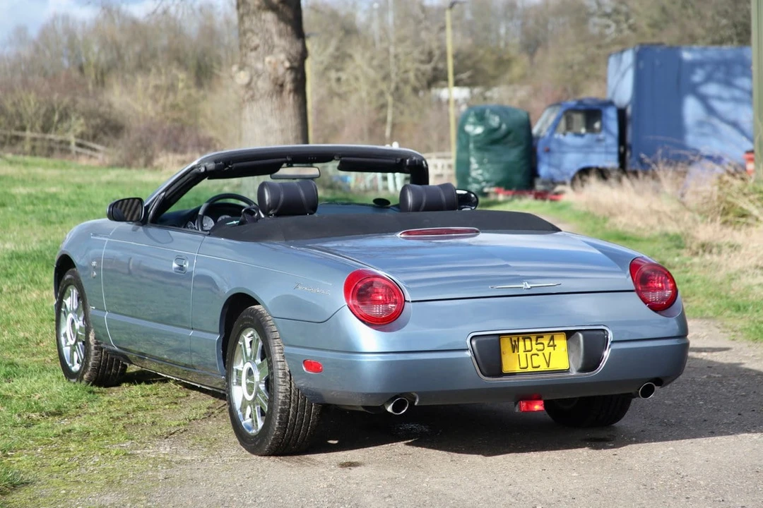 2005 Ford Thunderbird 11th Gen - Image 16 of 30