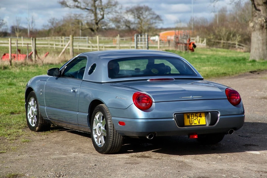 2005 Ford Thunderbird 11th Gen - Image 25 of 30