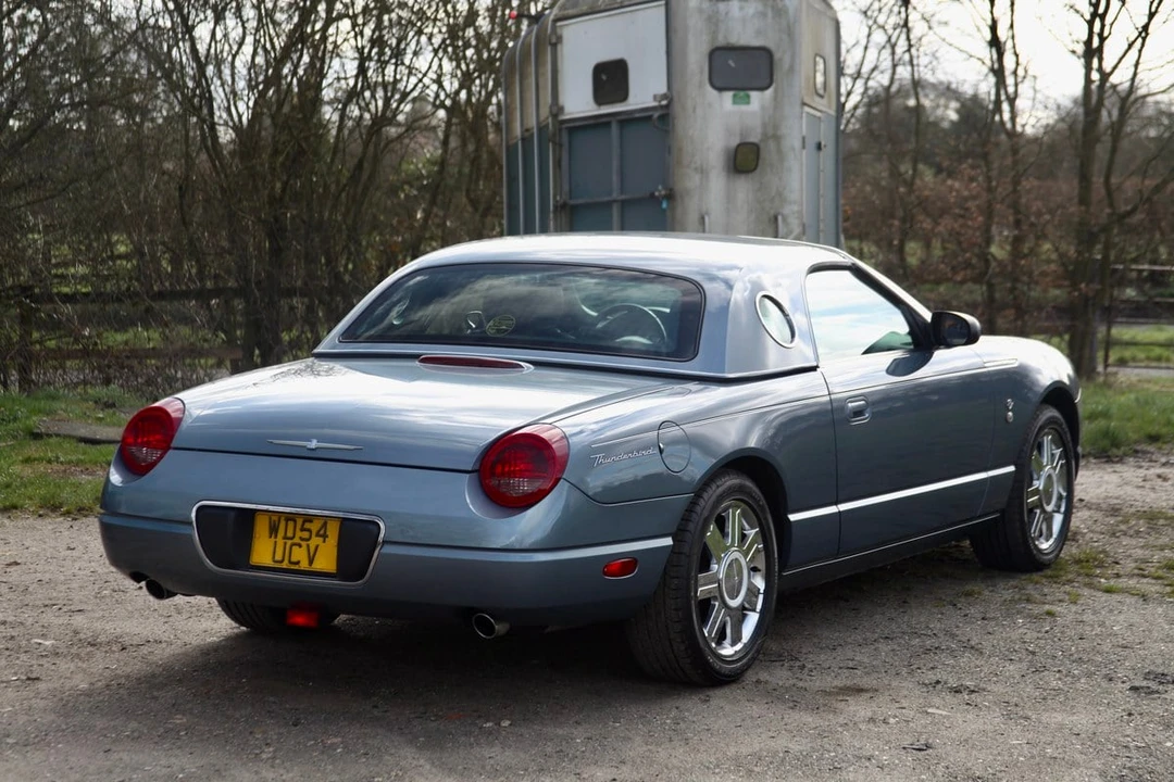 2005 Ford Thunderbird 11th Gen - Image 19 of 30