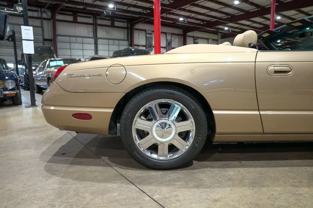 2005 Ford Thunderbird 11th Gen - Image 9 of 31
