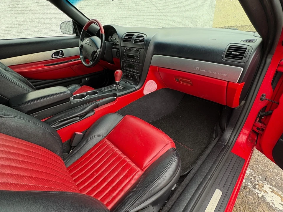 2005 Ford Thunderbird 11th Gen - Image 11 of 13