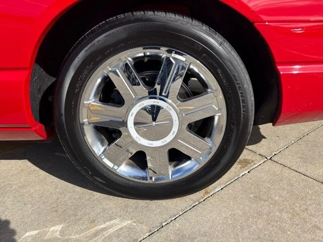 2005 Ford Thunderbird 11th Gen - Image 28 of 29