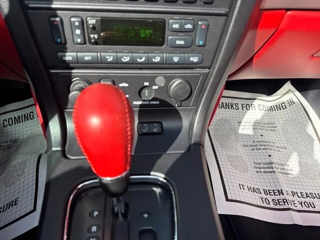2005 Ford Thunderbird 11th Gen - Image 14 of 29
