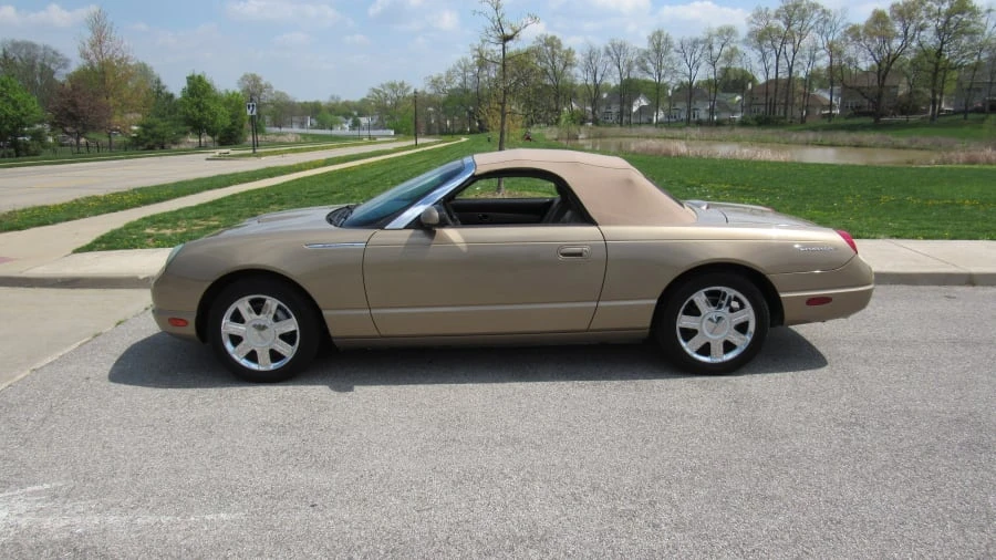 2005 Ford Thunderbird 11th Gen - Image 2 of 8