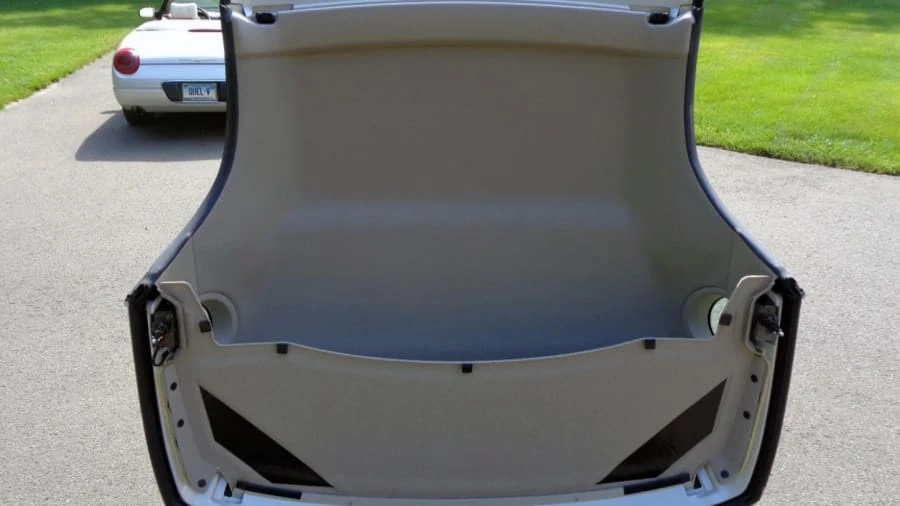 2005 Ford Thunderbird 11th Gen - Image 6 of 9