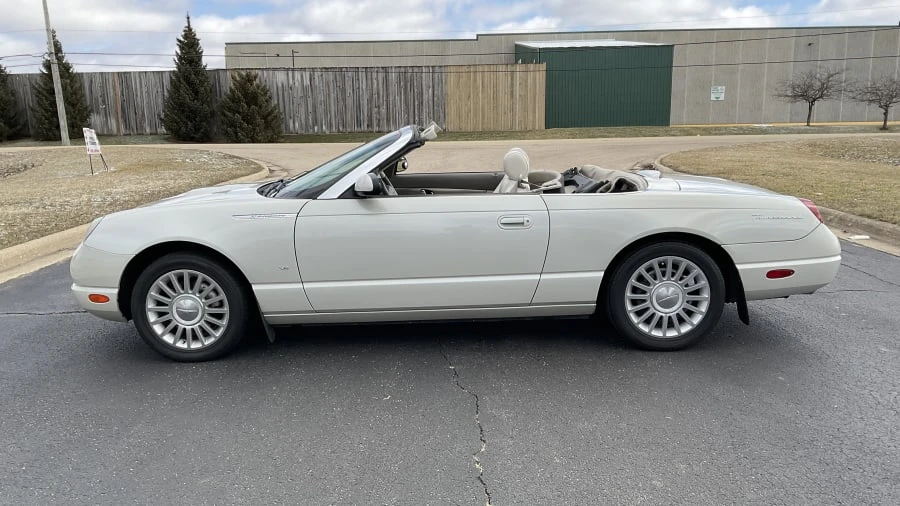 2005 Ford Thunderbird 11th Gen - Image 2 of 22