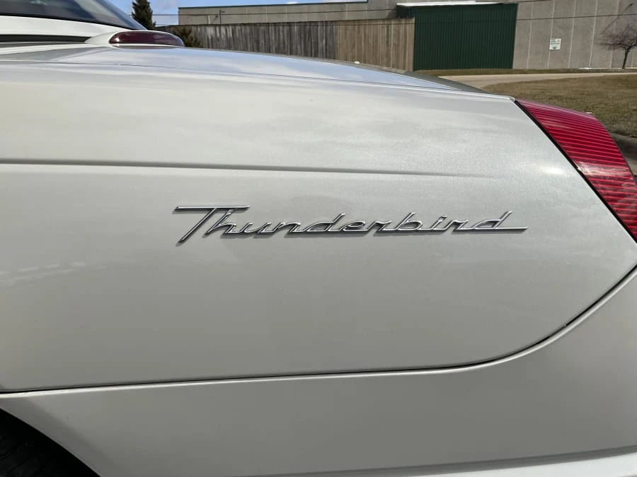 2005 Ford Thunderbird 11th Gen - Image 15 of 22