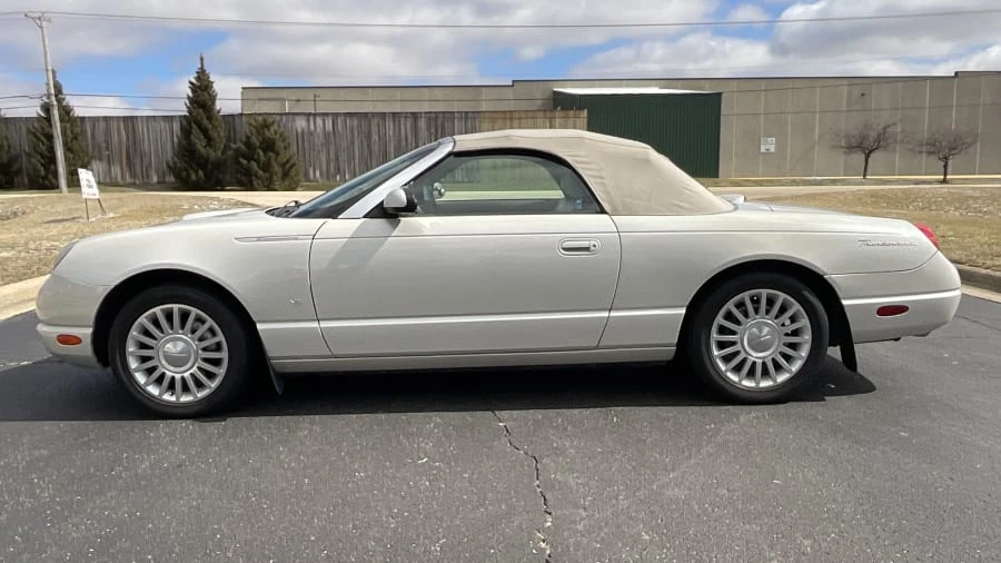 2005 Ford Thunderbird 11th Gen - Image 18 of 22