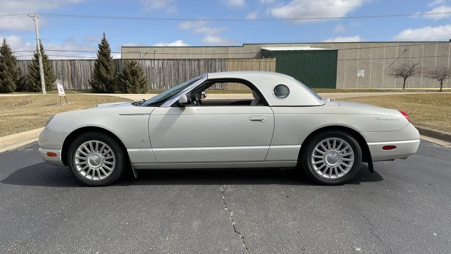 2005 Ford Thunderbird 11th Gen - Image 21 of 22