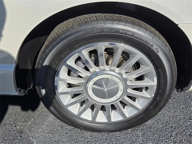 2005 Ford Thunderbird 11th Gen - Image 14 of 21