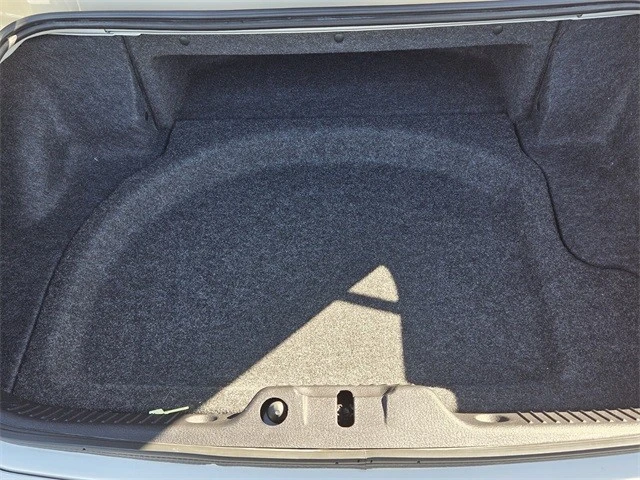 2005 Ford Thunderbird 11th Gen - Image 11 of 21