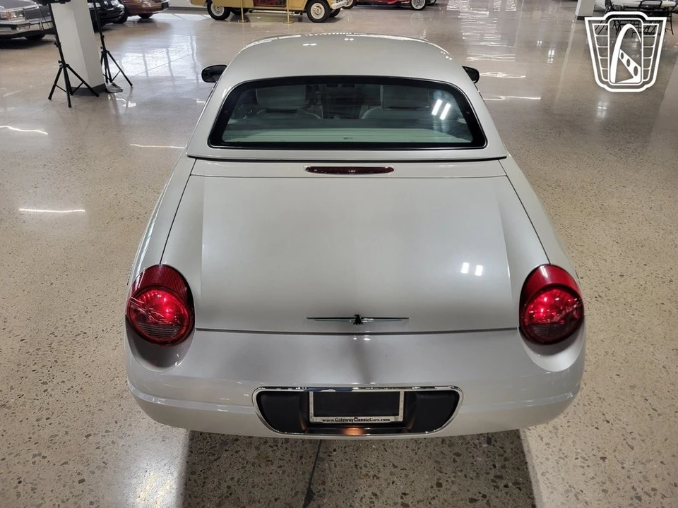 2005 Ford Thunderbird 11th Gen - Image 18 of 21