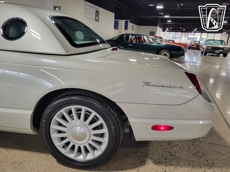 2005 Ford Thunderbird 11th Gen - Image 12 of 21