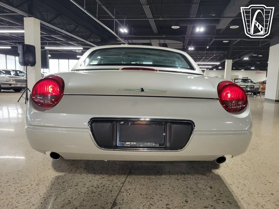 2005 Ford Thunderbird 11th Gen - Image 16 of 21