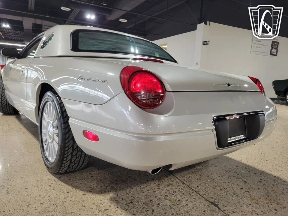 2005 Ford Thunderbird 11th Gen - Image 13 of 21