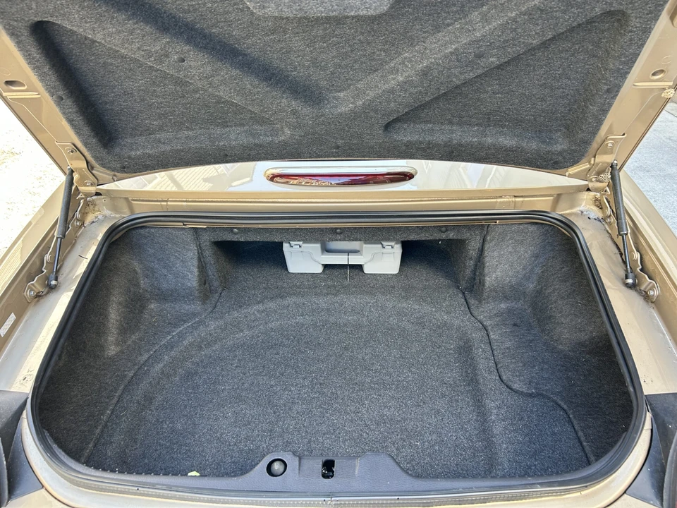 2005 Ford Thunderbird 11th Gen - Image 13 of 20