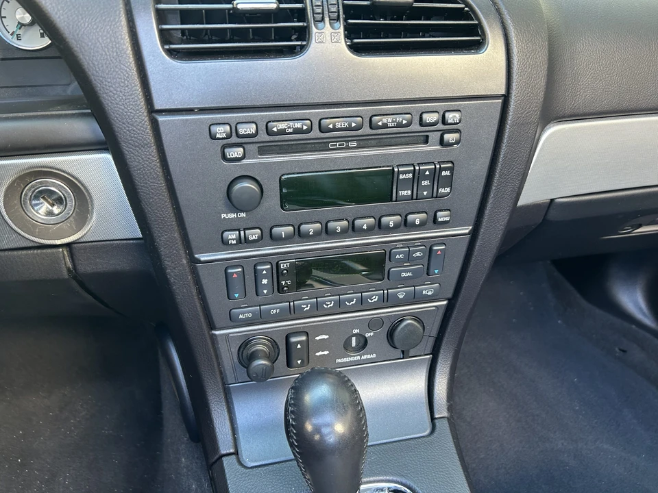 2005 Ford Thunderbird 11th Gen - Image 11 of 20
