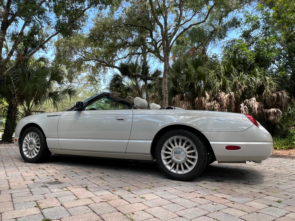 2005 Ford Thunderbird 11th Gen - Image 30 of 31