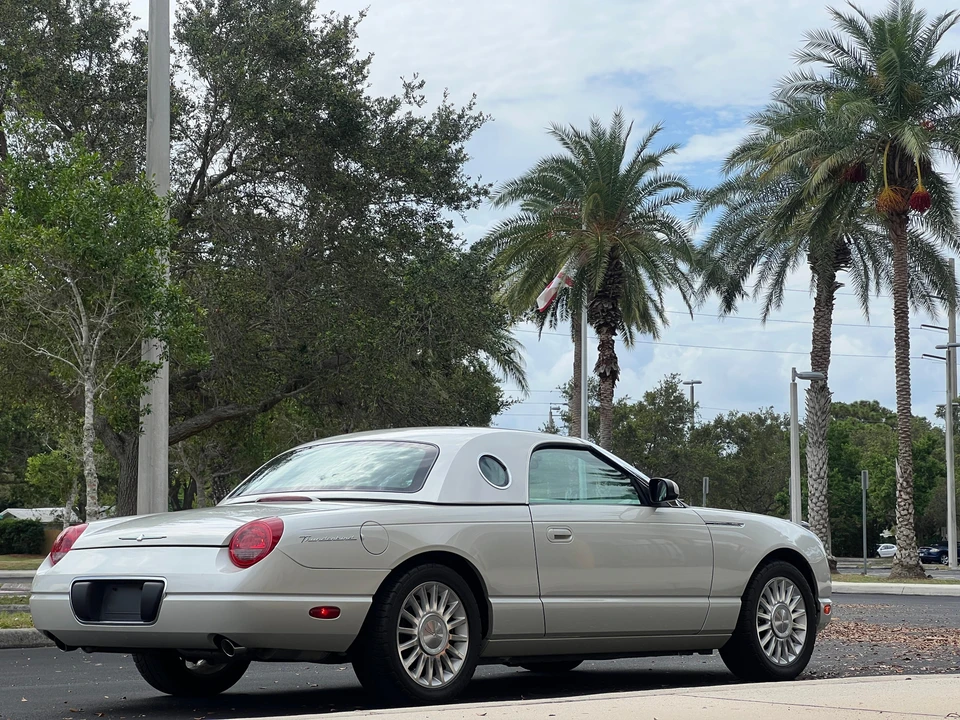 2005 Ford Thunderbird 11th Gen - Image 18 of 31