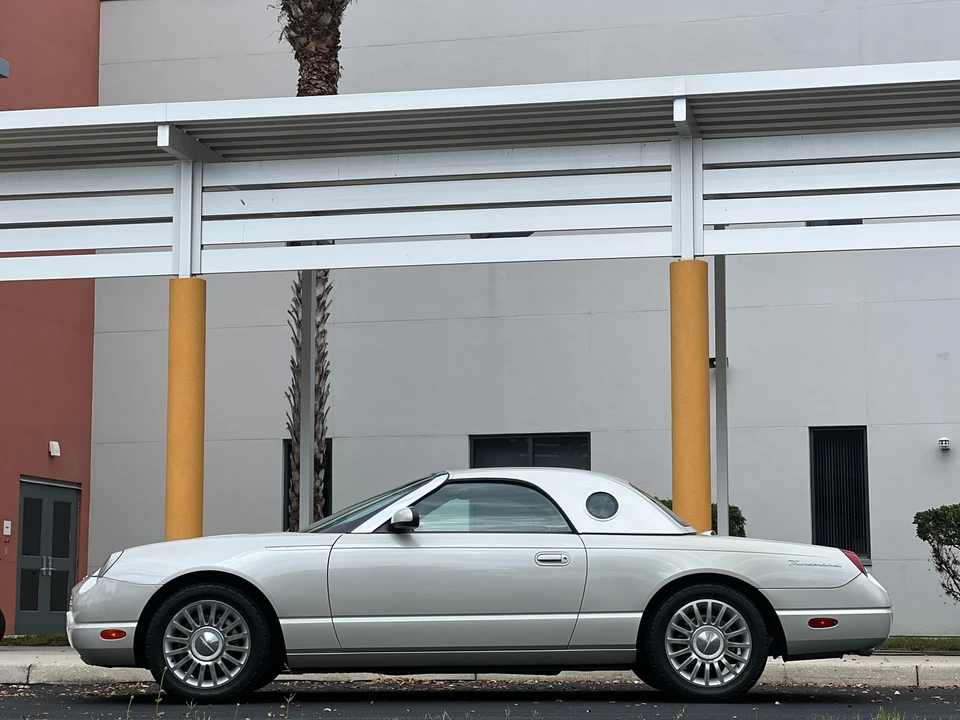 2005 Ford Thunderbird 11th Gen - Image 13 of 31