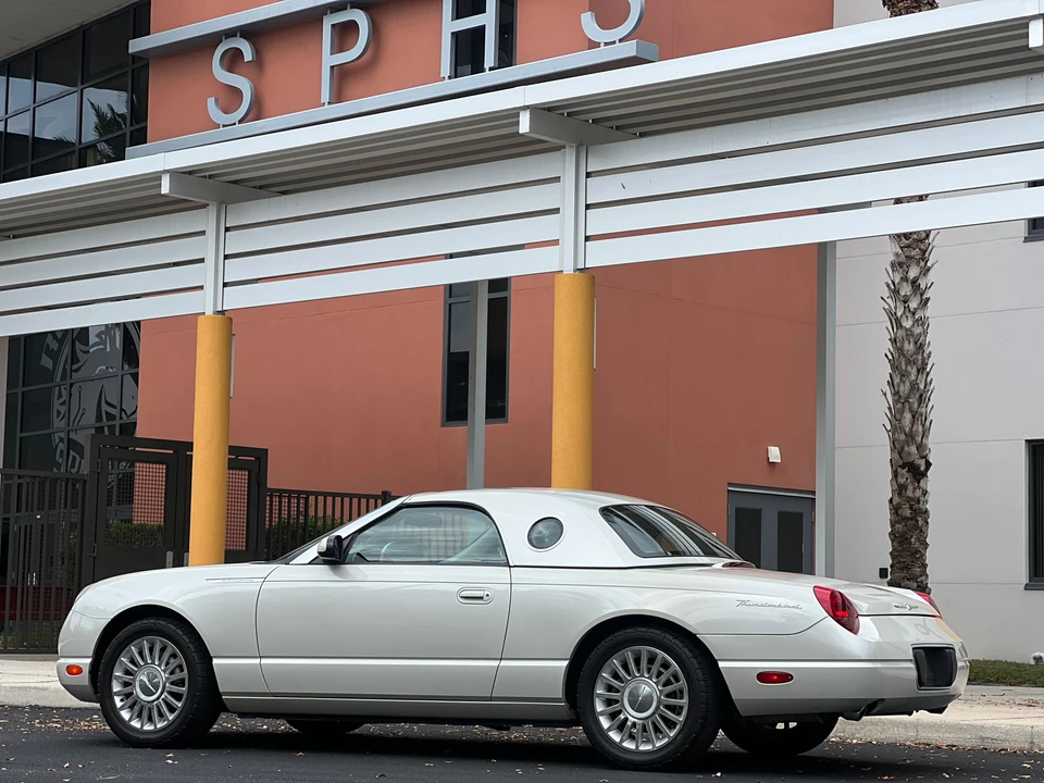 2005 Ford Thunderbird 11th Gen - Image 14 of 31