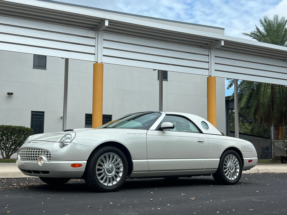 2005 Ford Thunderbird 11th Gen - Image 11 of 31