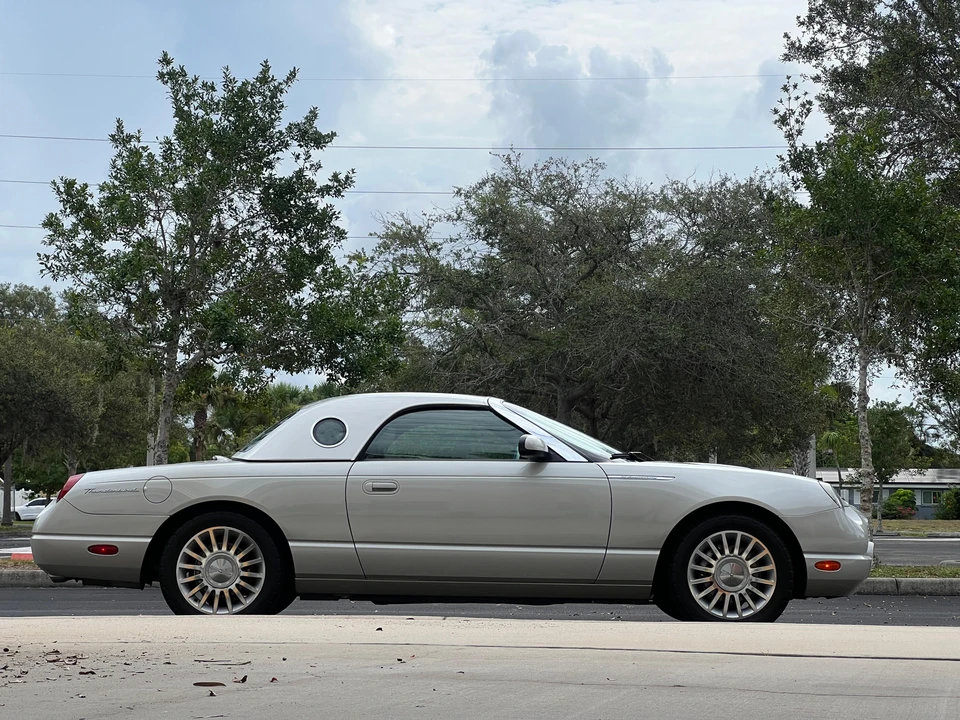 2005 Ford Thunderbird 11th Gen - Image 20 of 31