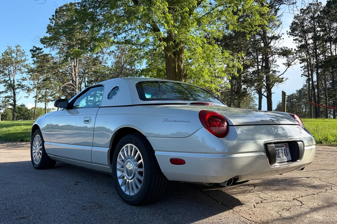 2005 Ford Thunderbird 11th Gen - Image 11 of 31