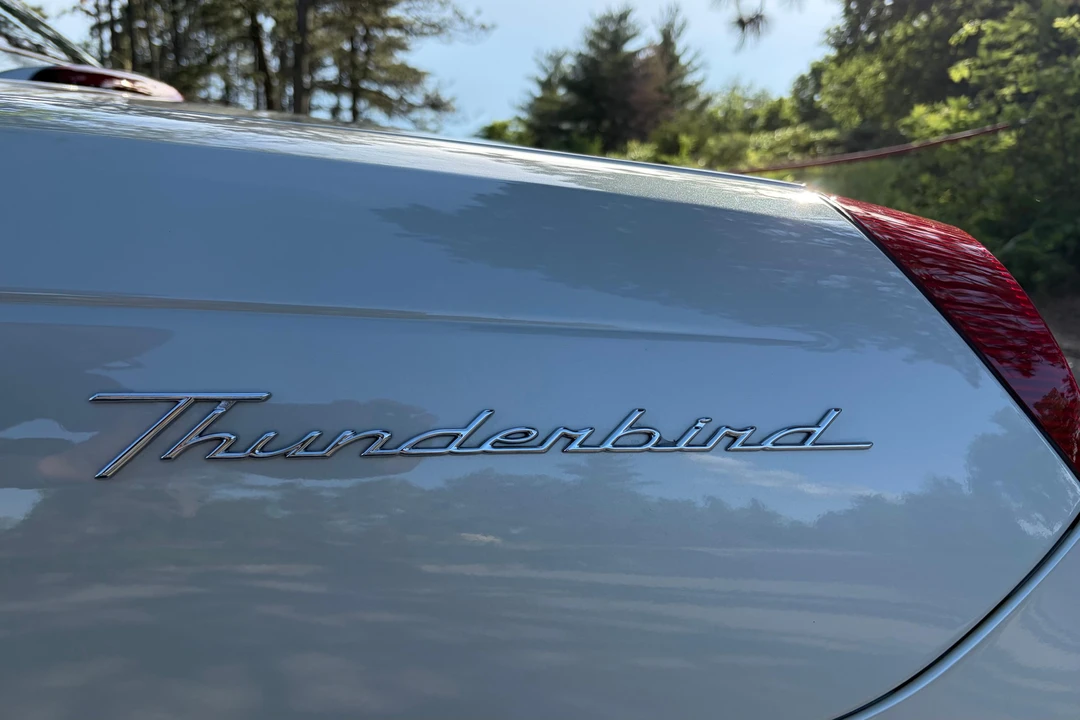2005 Ford Thunderbird 11th Gen - Image 22 of 31