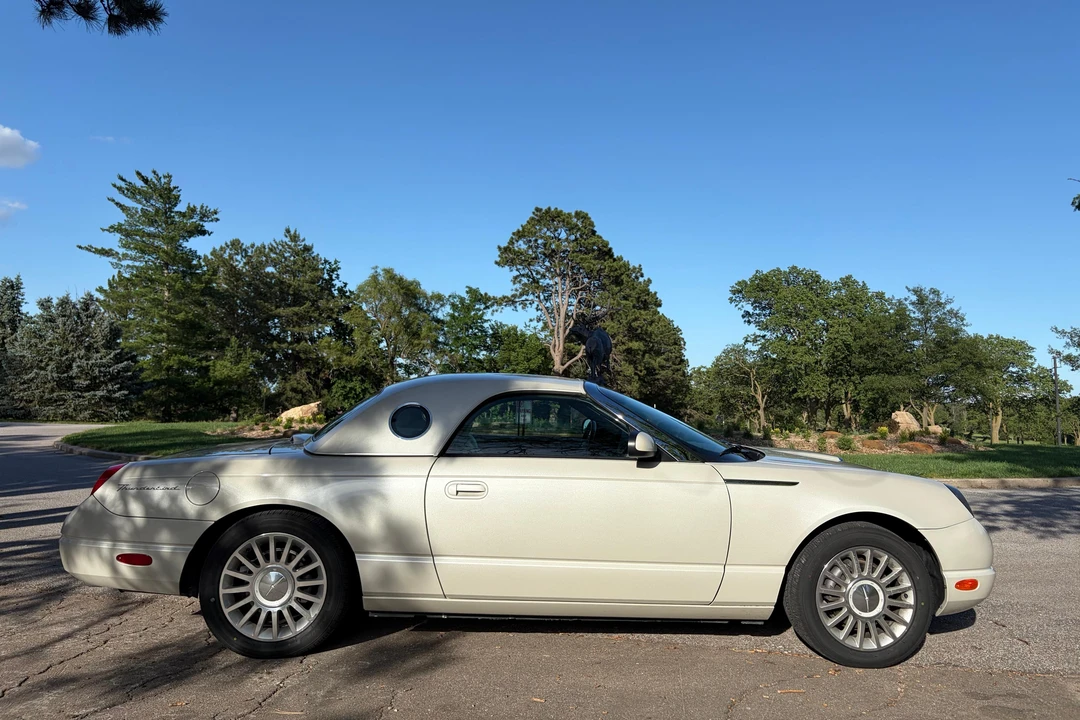 2005 Ford Thunderbird 11th Gen - Image 14 of 31