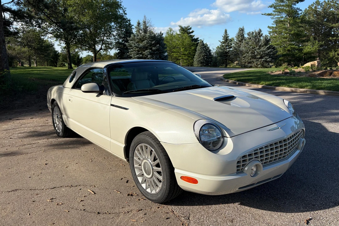 2005 Ford Thunderbird 11th Gen - Image 15 of 31
