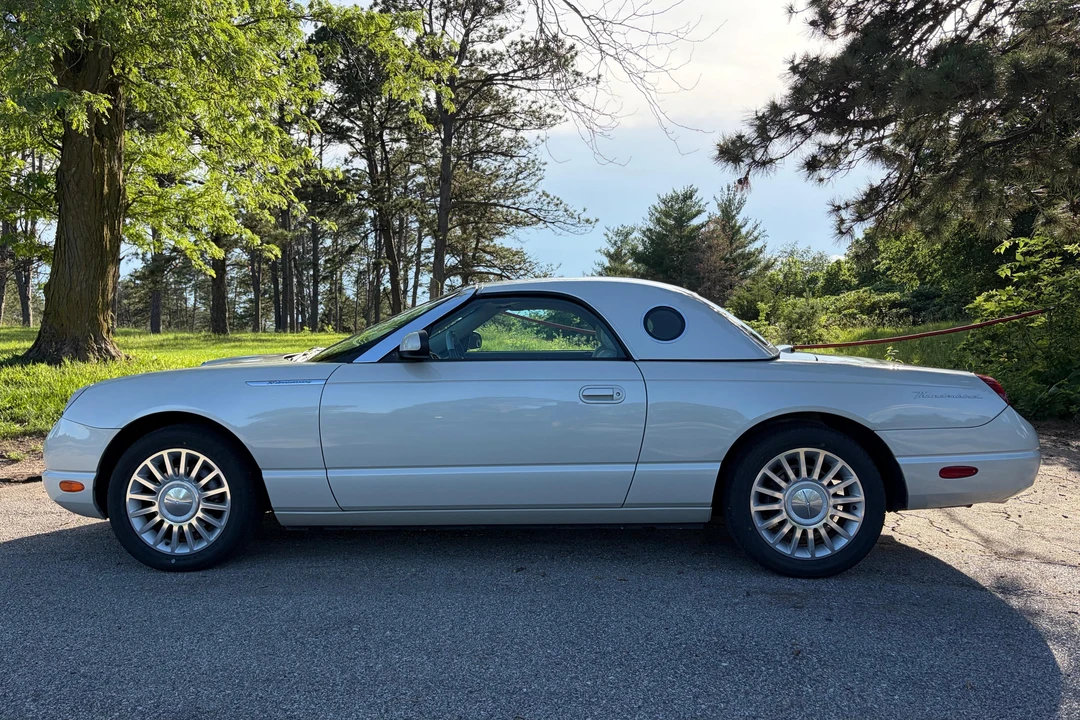 2005 Ford Thunderbird 11th Gen - Image 10 of 31