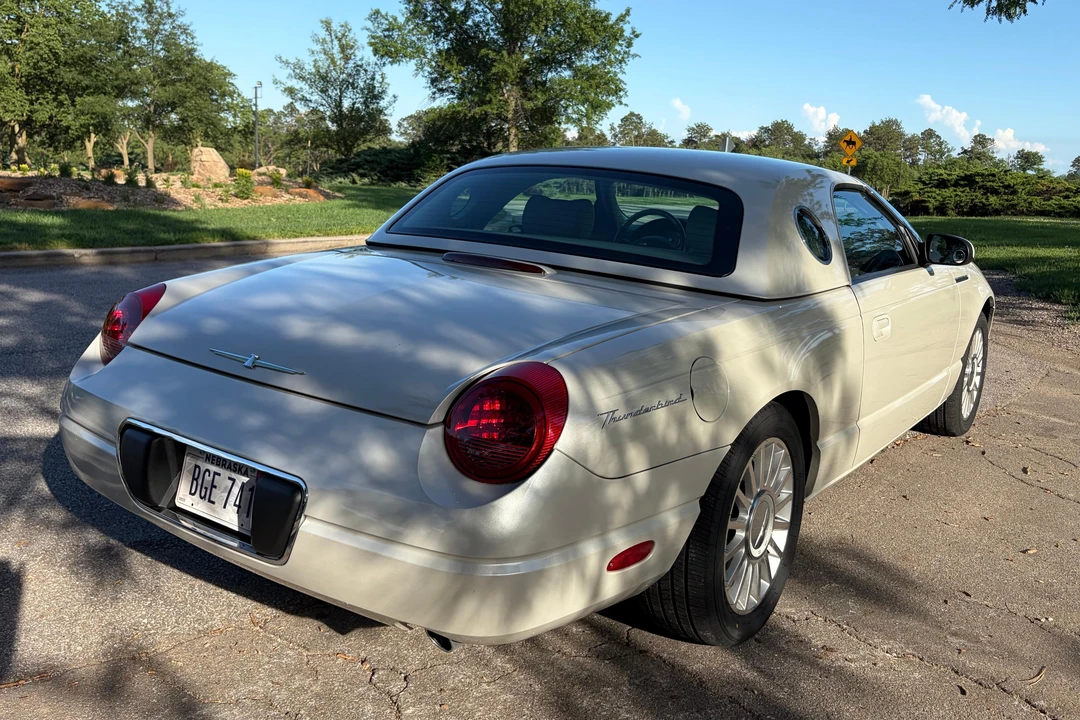 2005 Ford Thunderbird 11th Gen - Image 13 of 31