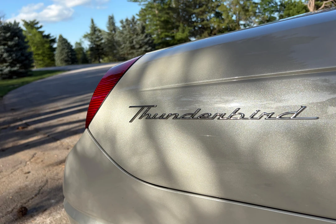 2005 Ford Thunderbird 11th Gen - Image 28 of 31