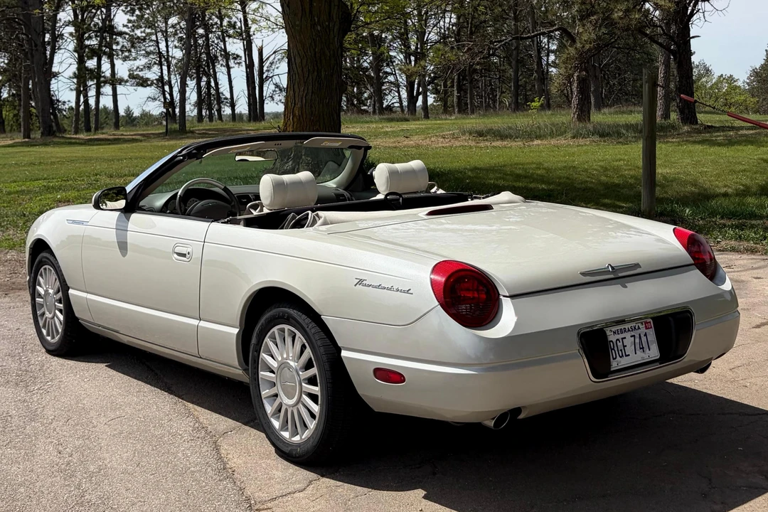 2005 Ford Thunderbird 11th Gen - Image 4 of 31