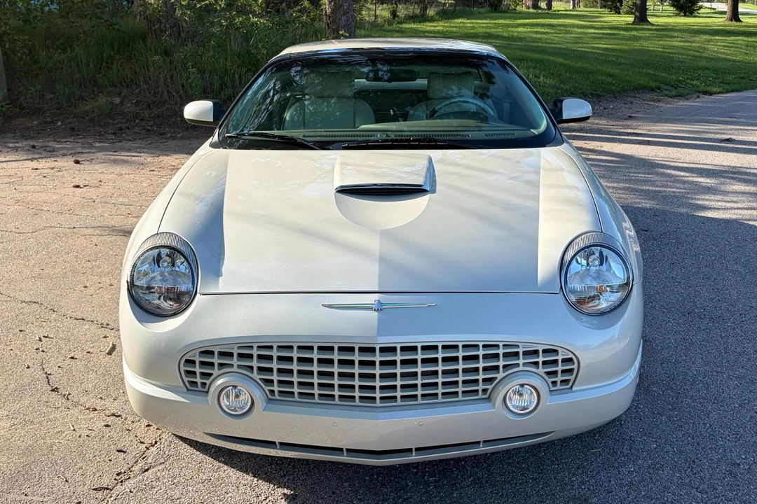 2005 Ford Thunderbird 11th Gen - Image 2 of 31