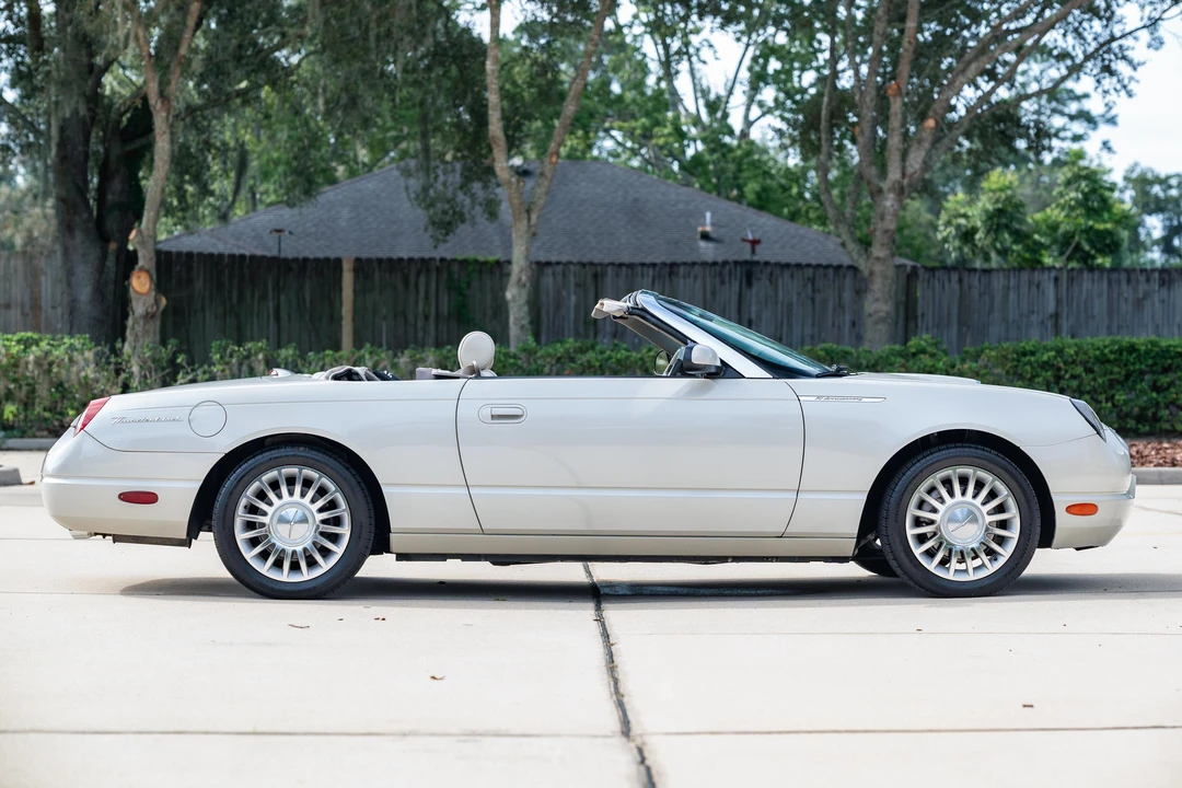 2005 Ford Thunderbird 11th Gen - Image 3 of 31