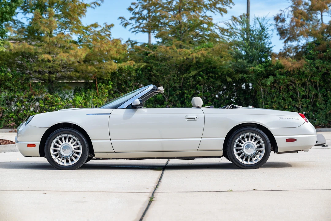 2005 Ford Thunderbird 11th Gen - Image 8 of 31