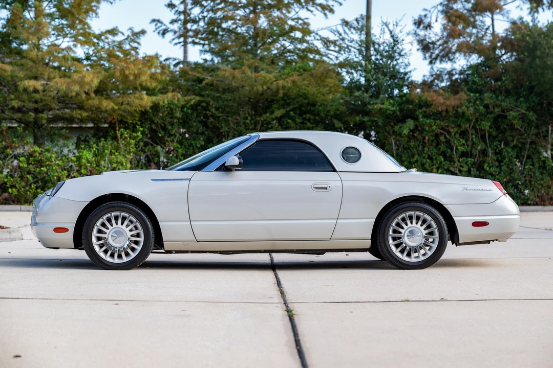 2005 Ford Thunderbird 11th Gen - Image 13 of 31